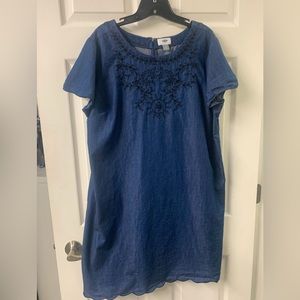 Old Navy embroidered denim dress sz L
